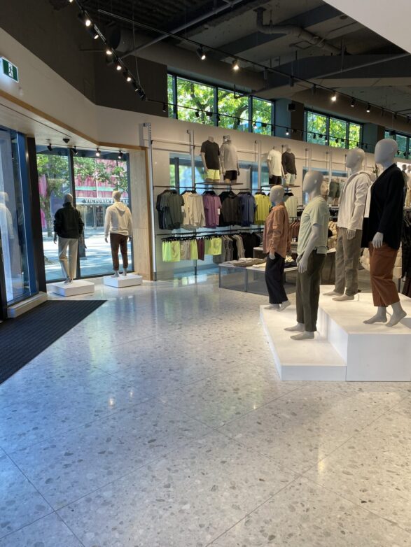 Lululemon – Robson